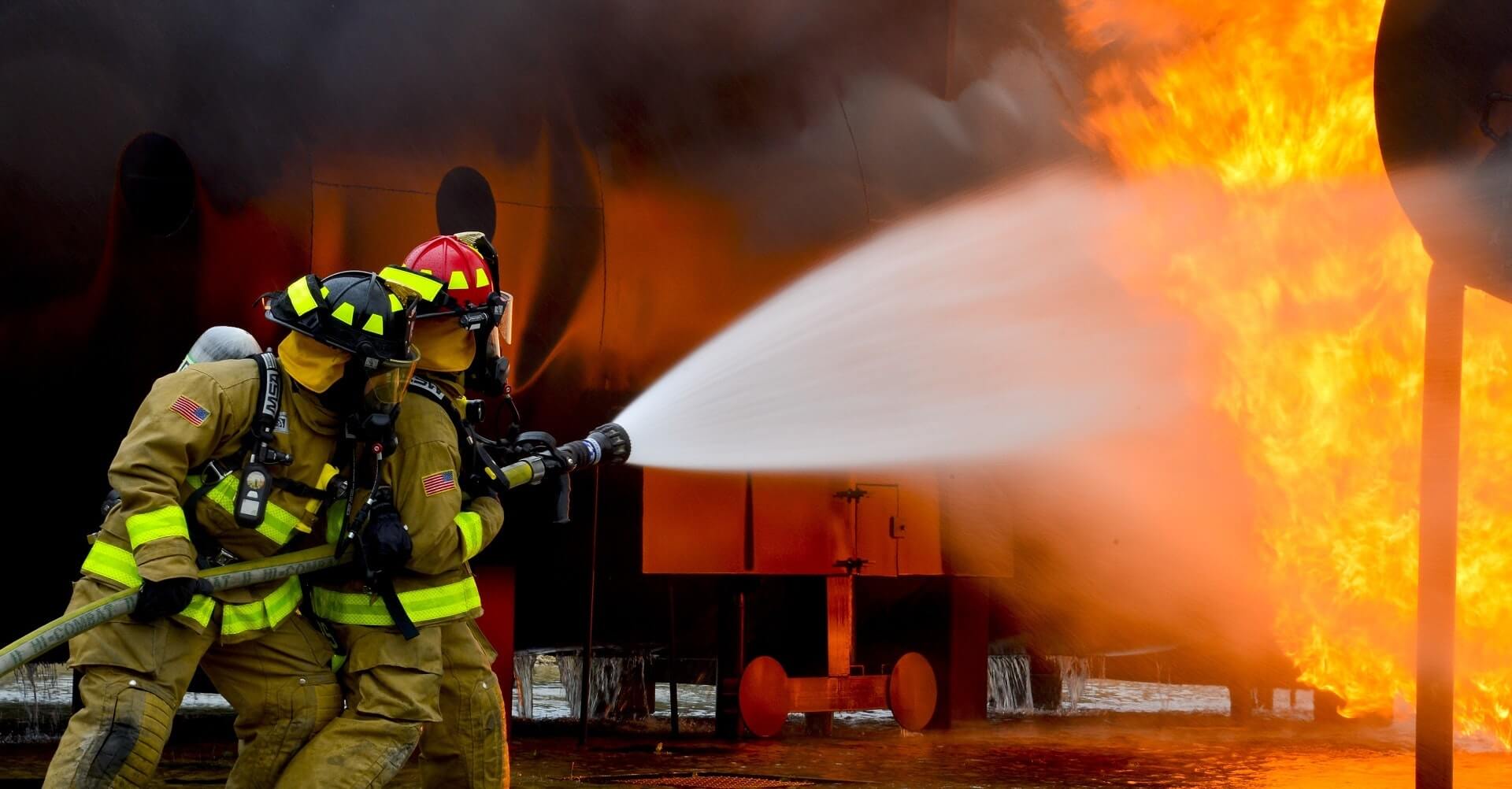 What Chemicals Do Firefighters Use to Put Out Wildfires?