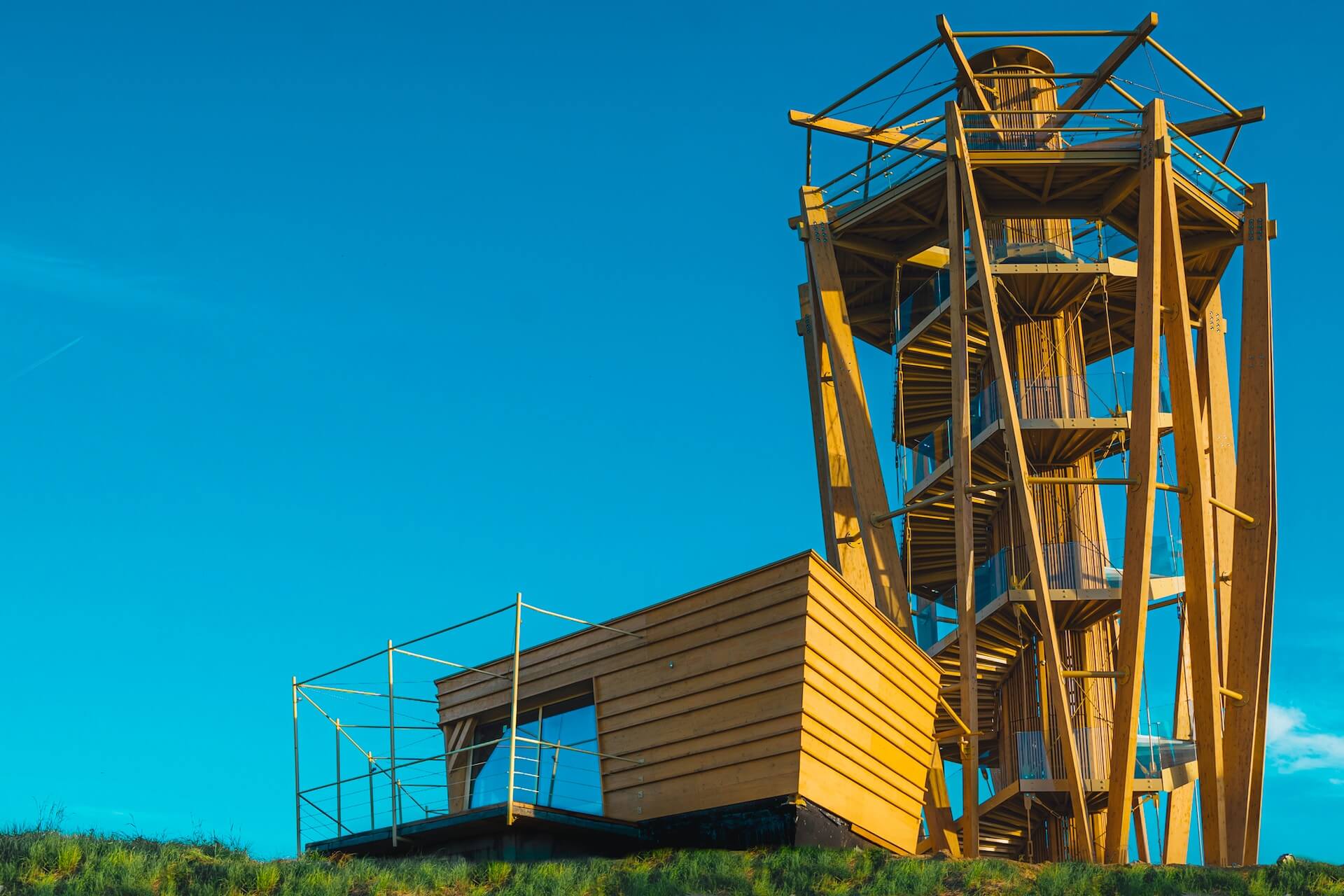 Wildfire lookout tower